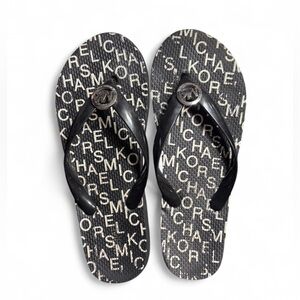 WELL WORN MICHAEL KORS CLASSIC LOGO FLIP FLOPS
